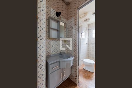 Banheiro  de apartamento à venda com 2 quartos, 48m² em Conjunto Habitacional Padre Manoel da Nóbrega, São Paulo