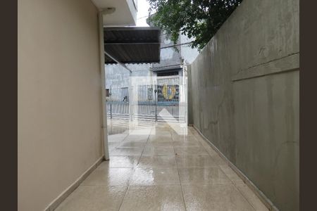 Casa à venda com 140m², 4 quartos e 2 vagasCorredor Externo - Saída Casa