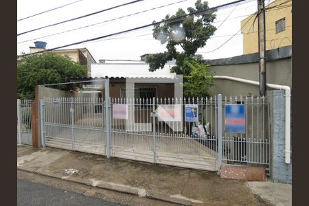 Casa à venda com 140m², 4 quartos e 2 vagasFachada