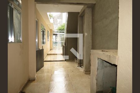 Casa à venda com 140m², 4 quartos e 2 vagasCorredor Externo - Saída Casa
