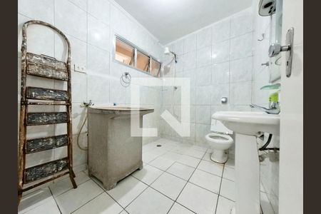 Casa à venda com 140m², 4 quartos e 2 vagasBanheiro/Lavanderia