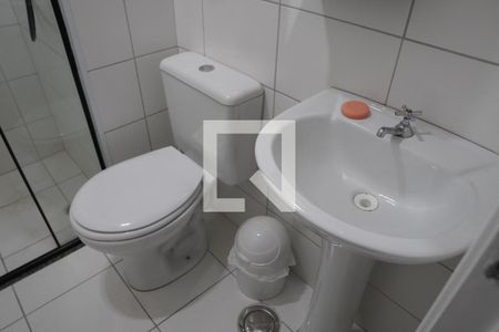 Banheiro de apartamento para alugar com 1 quarto, 33m² em Parque Reboucas, São Paulo