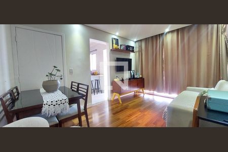 Sala de apartamento à venda com 2 quartos, 60m² em Campestre, Santo André