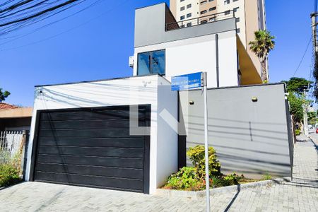 Casa à venda com 160m², 3 quartos e 2 vagasFachada