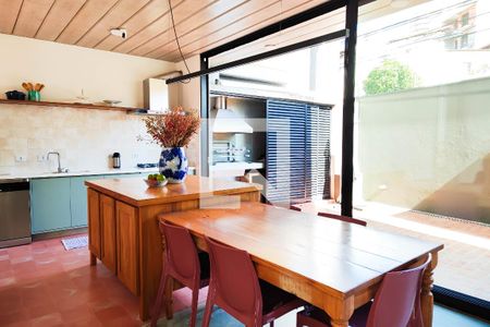 Casa à venda com 160m², 3 quartos e 2 vagasCozinha