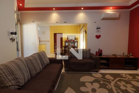 Sala de casa para alugar com 3 quartos, 168m² em Parque Residencial Candido Portinari, Ribeirão Preto