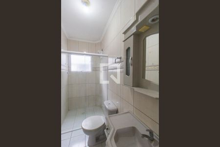 Banheiro de apartamento para alugar com 1 quarto, 65m² em Cohab C, Gravataí