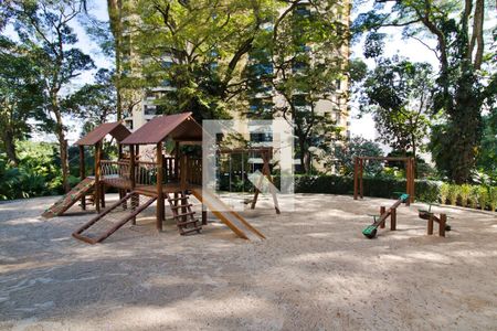 Apartamento à venda com 236m², 3 quartos e 1 vaga Apartamento à venda com 236m², 3 quartos e 1 vagaÁrea comum - Playground