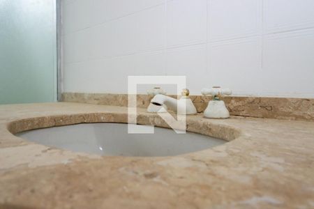 Apartamento à venda com 236m², 3 quartos e 1 vaga Apartamento à venda com 236m², 3 quartos e 1 vagaBanheiro da Suíte