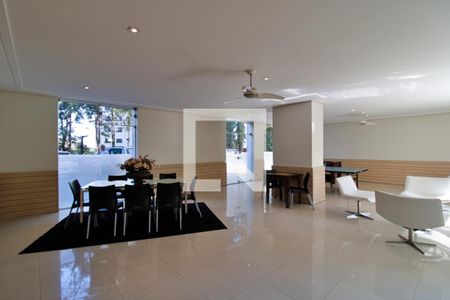 Apartamento à venda com 236m², 3 quartos e 1 vaga Apartamento à venda com 236m², 3 quartos e 1 vagaÁrea comum - Salão de festas