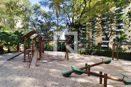 Apartamento à venda com 236m², 3 quartos e 1 vaga Apartamento à venda com 236m², 3 quartos e 1 vagaÁrea comum - Playground