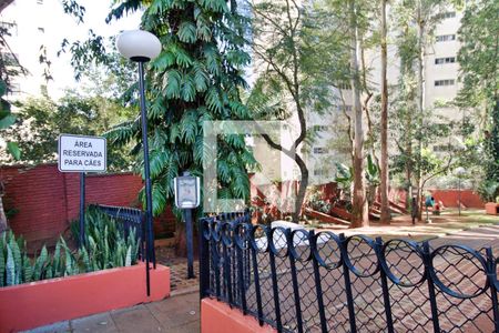 Apartamento à venda com 236m², 3 quartos e 1 vaga Apartamento à venda com 236m², 3 quartos e 1 vagaÁrea comum