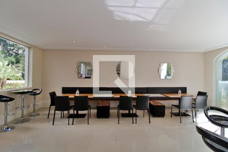 Apartamento à venda com 236m², 3 quartos e 1 vaga Apartamento à venda com 236m², 3 quartos e 1 vagaÁrea comum - Salão de festas