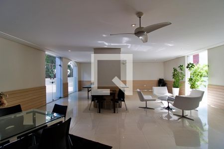 Apartamento à venda com 236m², 3 quartos e 1 vaga Apartamento à venda com 236m², 3 quartos e 1 vagaÁrea comum - Salão de festas