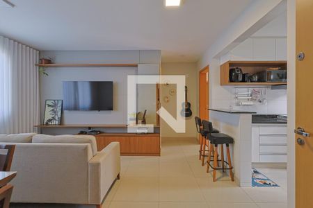 Sala de apartamento à venda com 2 quartos, 70m² em Ipiranga, Belo Horizonte