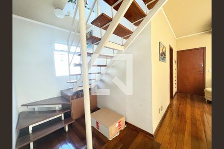 Escada de apartamento à venda com 4 quartos, 160m² em Sagrada Família, Belo Horizonte