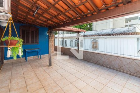 Apartamento à venda com 180m², 4 quartos e 2 vagas Apartamento à venda com 180m², 4 quartos e 2 vagasTerraço