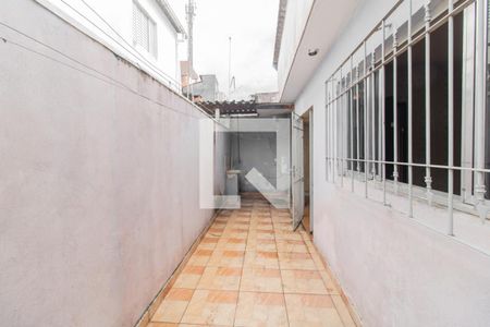 Casa para alugar com 120m², 2 quartos e 1 vaga Casa para alugar com 120m², 2 quartos e 1 vagaCorredor