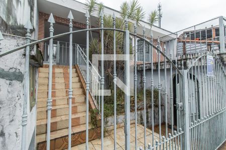 Casa para alugar com 120m², 2 quartos e 1 vaga Casa para alugar com 120m², 2 quartos e 1 vagaFachada