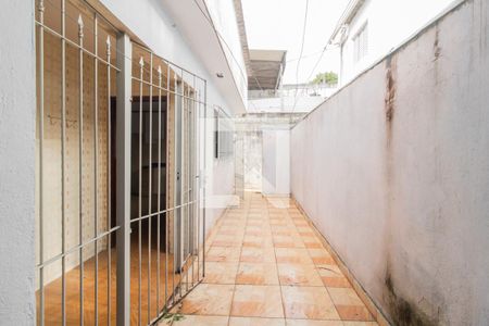 Casa para alugar com 120m², 2 quartos e 1 vaga Casa para alugar com 120m², 2 quartos e 1 vagaCorredor