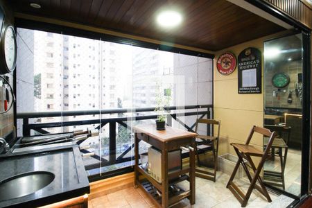 Varanda  de apartamento à venda com 3 quartos, 107m² em Indianópolis, São Paulo