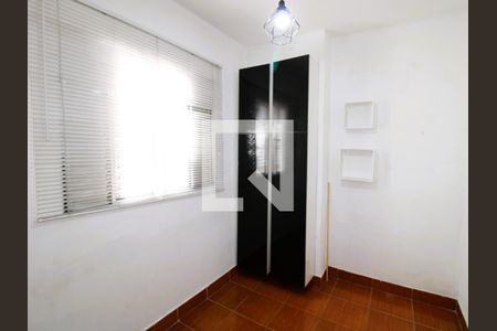 Quarto 2 de casa para alugar com 2 quartos, 60m² em Vila Nilo, São Paulo