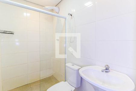 Banheiro de casa para alugar com 1 quarto, 45m² em Chácara Santo Antônio (zona Sul), São Paulo
