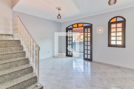 Sala de casa para alugar com 4 quartos, 210m² em Vila Dalva, São Paulo