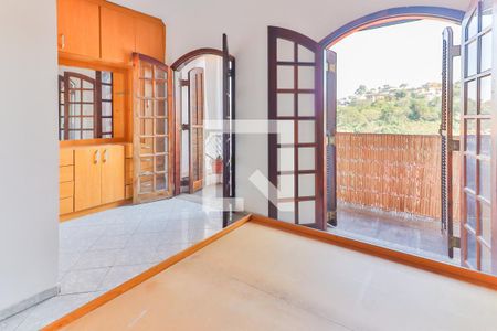 Suite 1 de casa para alugar com 4 quartos, 210m² em Vila Dalva, São Paulo
