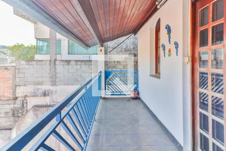 Sala Varanda de casa para alugar com 4 quartos, 210m² em Vila Dalva, São Paulo