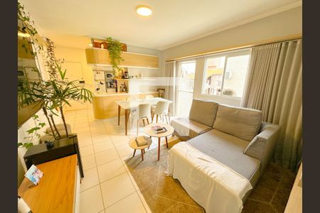 Sala de TV de apartamento para alugar com 2 quartos, 100m² em Canasvieiras, Florianópolis