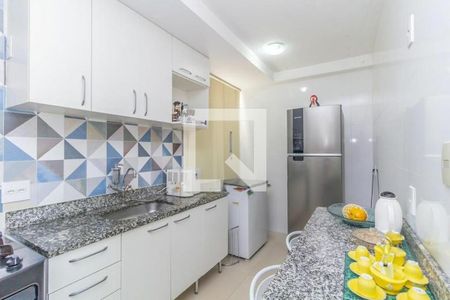 Cozinha de apartamento à venda com 3 quartos, 74m² em São Luiz, Belo Horizonte