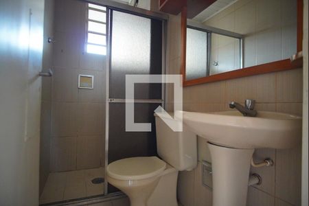 Banheiro de apartamento à venda com 1 quarto, 43m² em Jardim Sabará, Porto Alegre