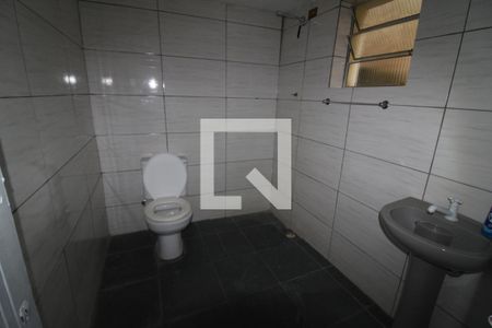 Banheiro de casa para alugar com 1 quarto, 30m² em Vila Prado, São Paulo