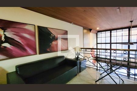 Apartamento para alugar com 180m², 1 quarto e sem vagaHall social