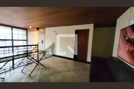 Apartamento para alugar com 180m², 1 quarto e sem vagaHall social