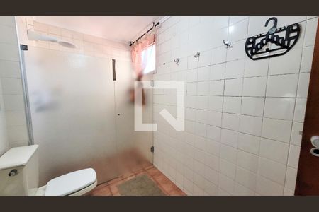 Banheiro de apartamento para alugar com 1 quarto, 180m² em Vila Lídia, Campinas