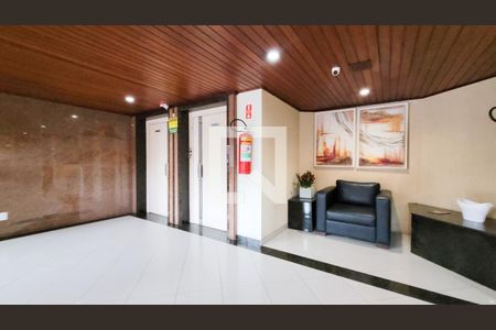 Apartamento para alugar com 180m², 1 quarto e sem vagaHall social