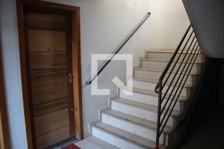 Apartamento para alugar com 74m², 2 quartos e 1 vagaEscada