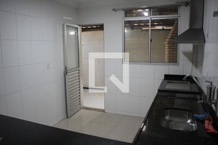 Apartamento para alugar com 74m², 2 quartos e 1 vagaCozinha 
