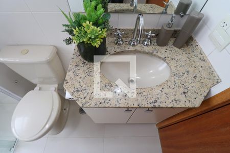 Apartamento à venda com 54m², 2 quartos e 1 vagaDetalhe do banheiro