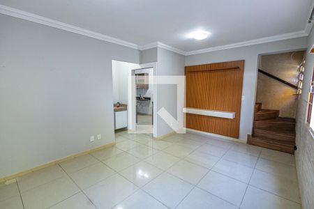 Sala de casa para alugar com 4 quartos, 110m² em Santa Amelia, Belo Horizonte