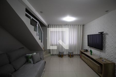 Sala de casa de condomínio à venda com 2 quartos, 70m² em Jardim Redil, São Paulo