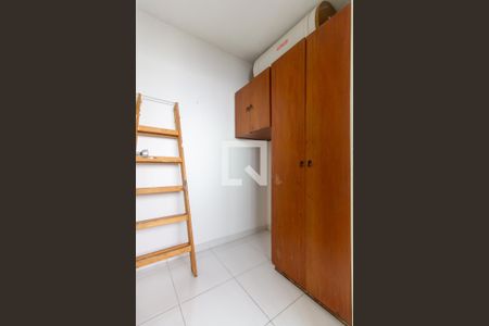 Apartamento à venda com 71m², 2 quartos e 1 vaga Apartamento à venda com 71m², 2 quartos e 1 vagaQuarto de Serviço