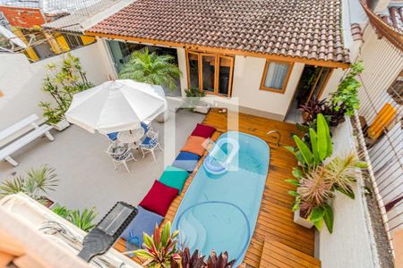 Casa à venda com 230m², 4 quartos e 4 vagasSuíte - Vista