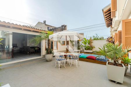 Casa à venda com 230m², 4 quartos e 4 vagasÁrea externa