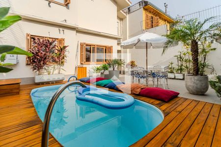 Casa à venda com 230m², 4 quartos e 4 vagasÁrea externa