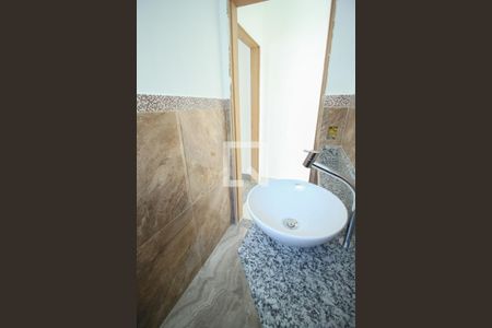 Casa à venda com 172m², 3 quartos e 2 vagasBanheiro 2