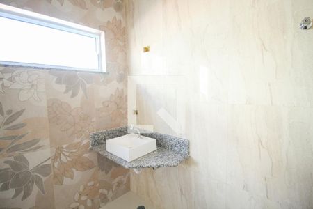 Casa à venda com 172m², 3 quartos e 2 vagasBanheiro 4