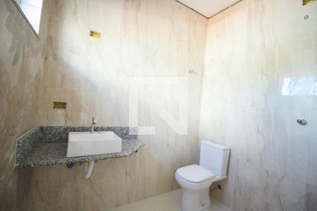 Casa à venda com 172m², 3 quartos e 2 vagasBanheiro 4